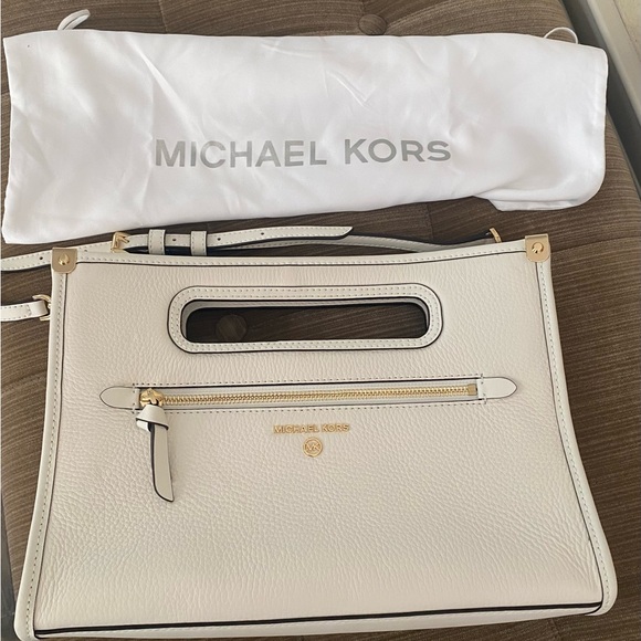 Michael Kors Pebbled White Leather dual Crossbody or clutch - Picture 1 of 8